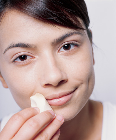 �˸����ڻ�ױ��ʶ��С��ʿ