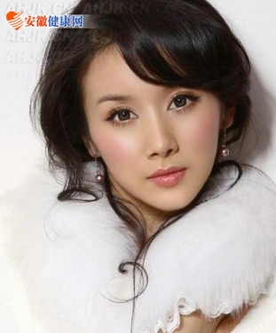 Ů�Զ���ʹ����˪���Ĵ�����