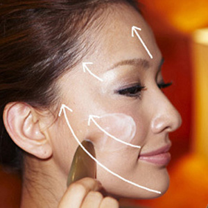 嫌脸色暗沉?2步让你“红”回来