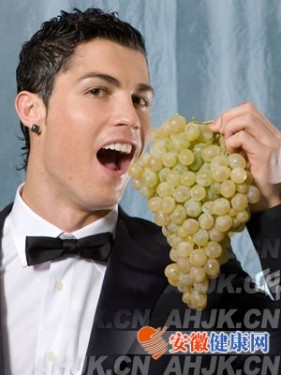 巧用水果护肤夏季肌肤更靓