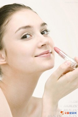 上妆的时候容易犯的错误