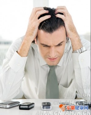 �ֻ�����֢��ְ������������ѹ��һ���ź�