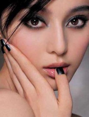 ��ô��ױ�������۾���ø�����ɫ