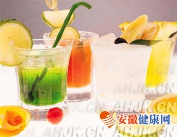 早餐不宜喝果汁和冷饮