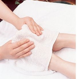 冬日给芊芊玉足做个SPA吧