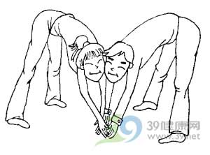 情侣性爱瑜伽撩拨欲火