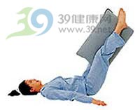 床上运动 四招塑形枕头操