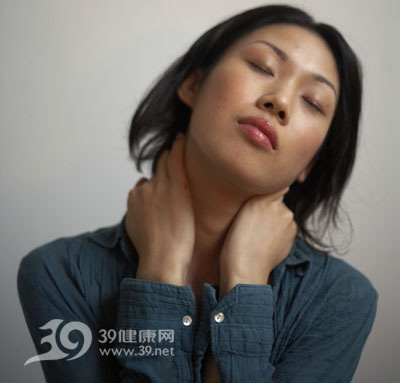 自驾族 搓麻族留心颈椎病