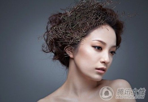 ����ɫŮ����ױ