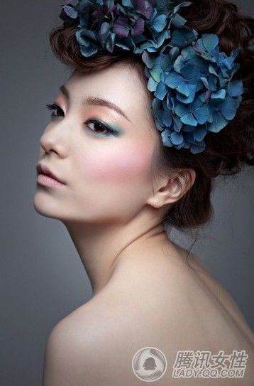 ����Ů����ױ