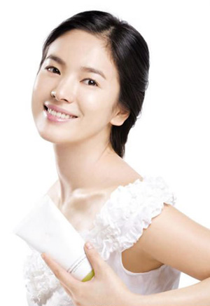 宋慧乔牛奶祛除痘印的方法