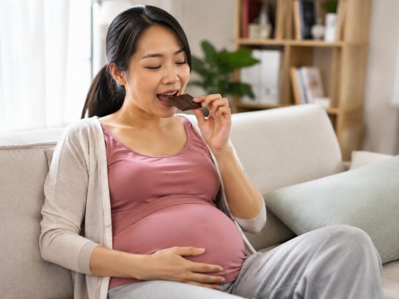 临产前吃巧克力真的能补充体力吗，分娩前饮食应该注意什么