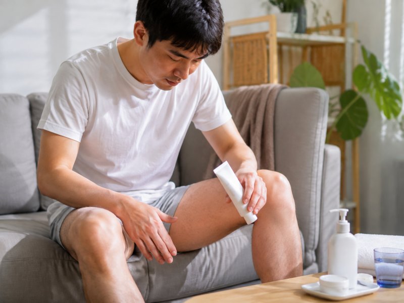 阴囊湿疹日常护理怎么做?保持干燥还是保持湿润?
