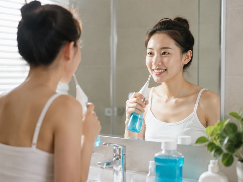 得了牙周炎怎么日常护理?要不要用冲牙器或漱口水
