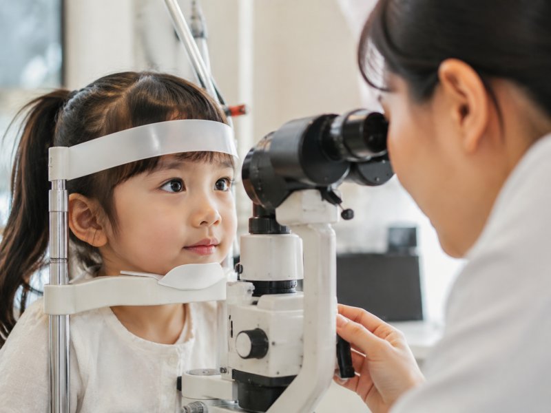 孩子眼睛又大又亮是好事吗?先天性青光眼有哪些早期症状怎么发现
