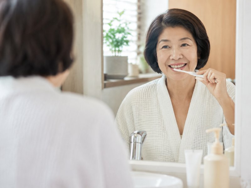 镶牙后如何预防牙龈萎缩?日常清洁要注意什么?