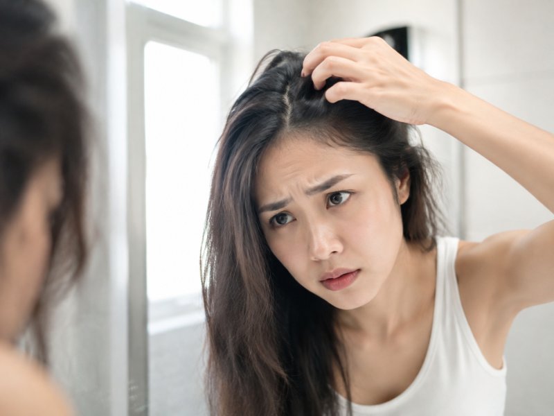 什么原因导致头发越洗越油,反而更容易脏?