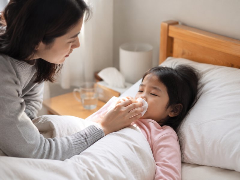 孩子感冒流黄鼻涕是什么原因,需要马上用抗生素吗?