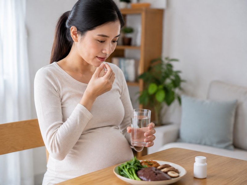 孕妇缺铁性贫血怎么补铁?吃铁剂会不会伤到宝宝?