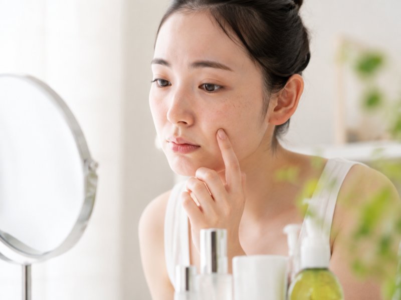 皮肤暗黄有斑点怎么办？春季美白先看症状再对症下药